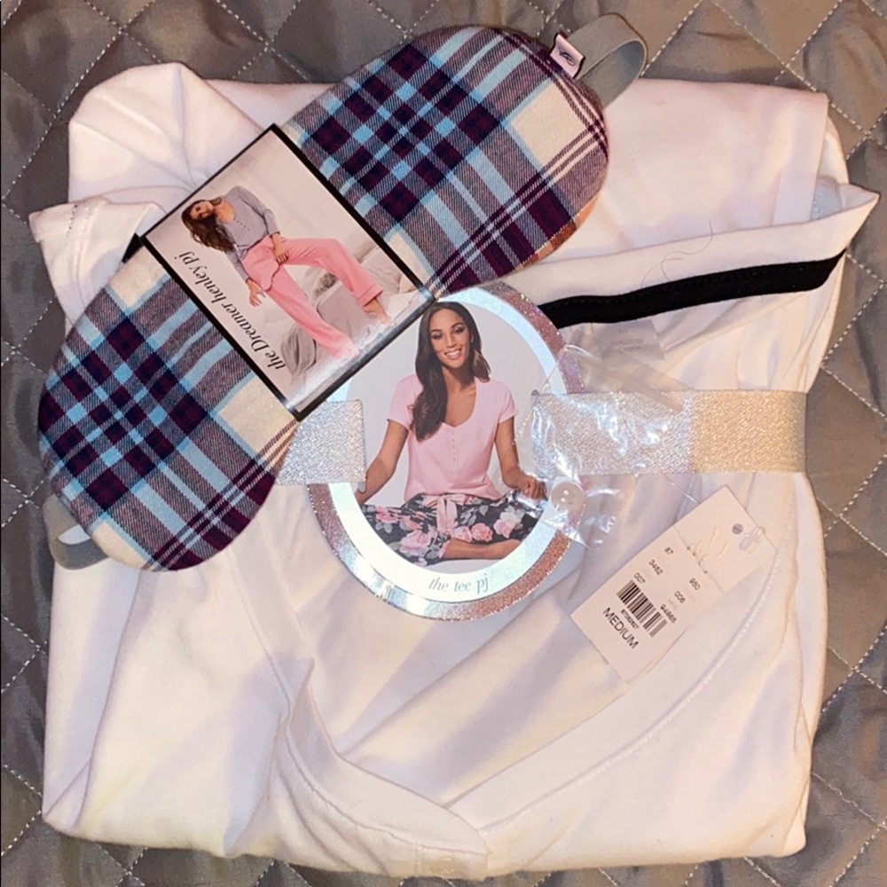 COPY - 🦋SALE🦋 
NY&C & Victoria’s Secret pajama set